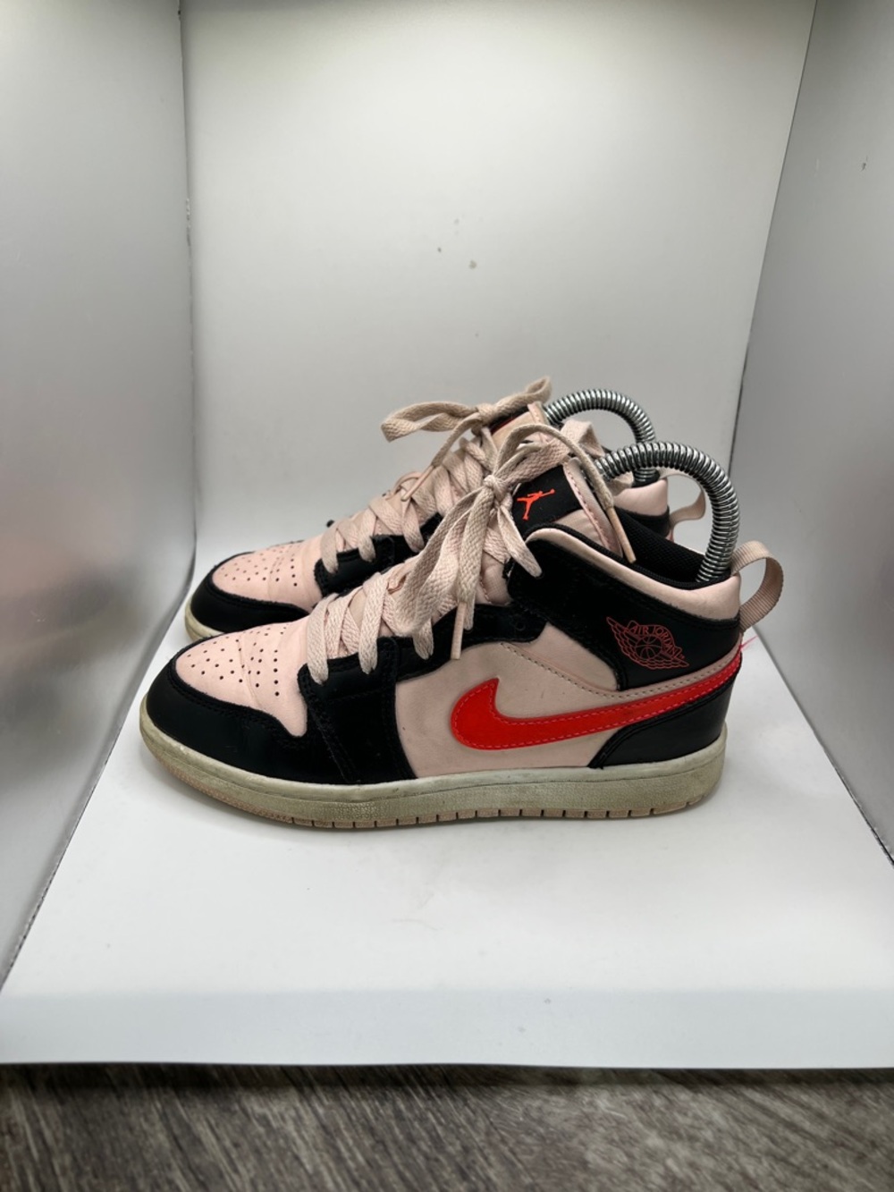 Youth Nike Air Jordan 1 Mid Sneakers Size 2Y